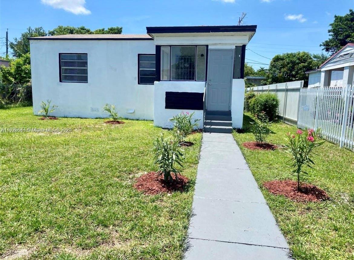 Beautifully Renovated 2 Bedroom / 2 Bathroom Home for Rent in Miami!
This centrally located gem offers easy access to major highways, top dining spots, shopping centers, entertainment venues, public parks, and the airport. Featuring tile flooring throughout, spacious bedrooms with ample closet space, and an open-concept kitchen complete with granite countertops and stainless steel appliances. Recently renovated and move-in ready—this home is perfect for comfortable, modern living.