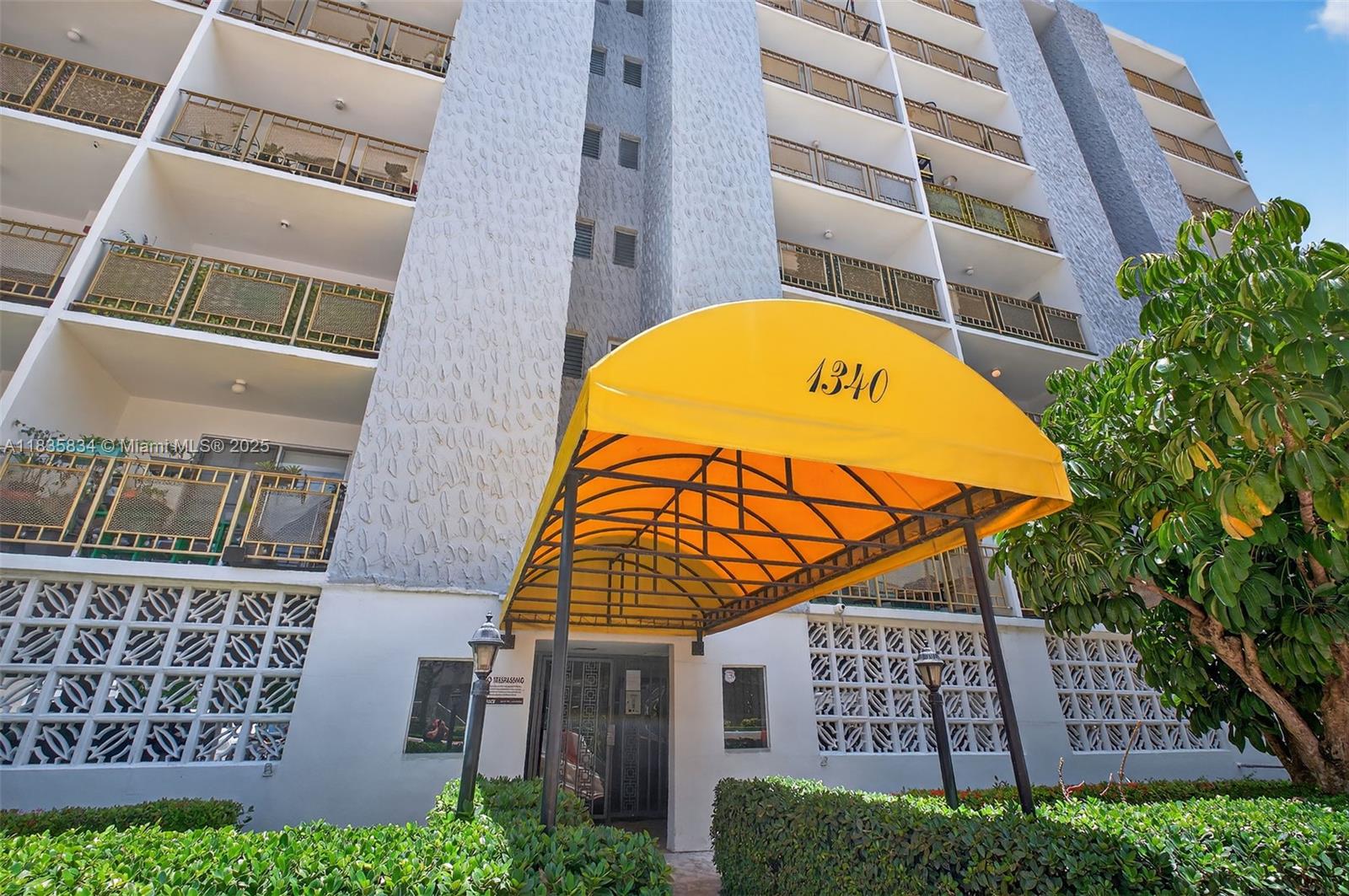 GOLDEN HOUSE CONDO - Residential