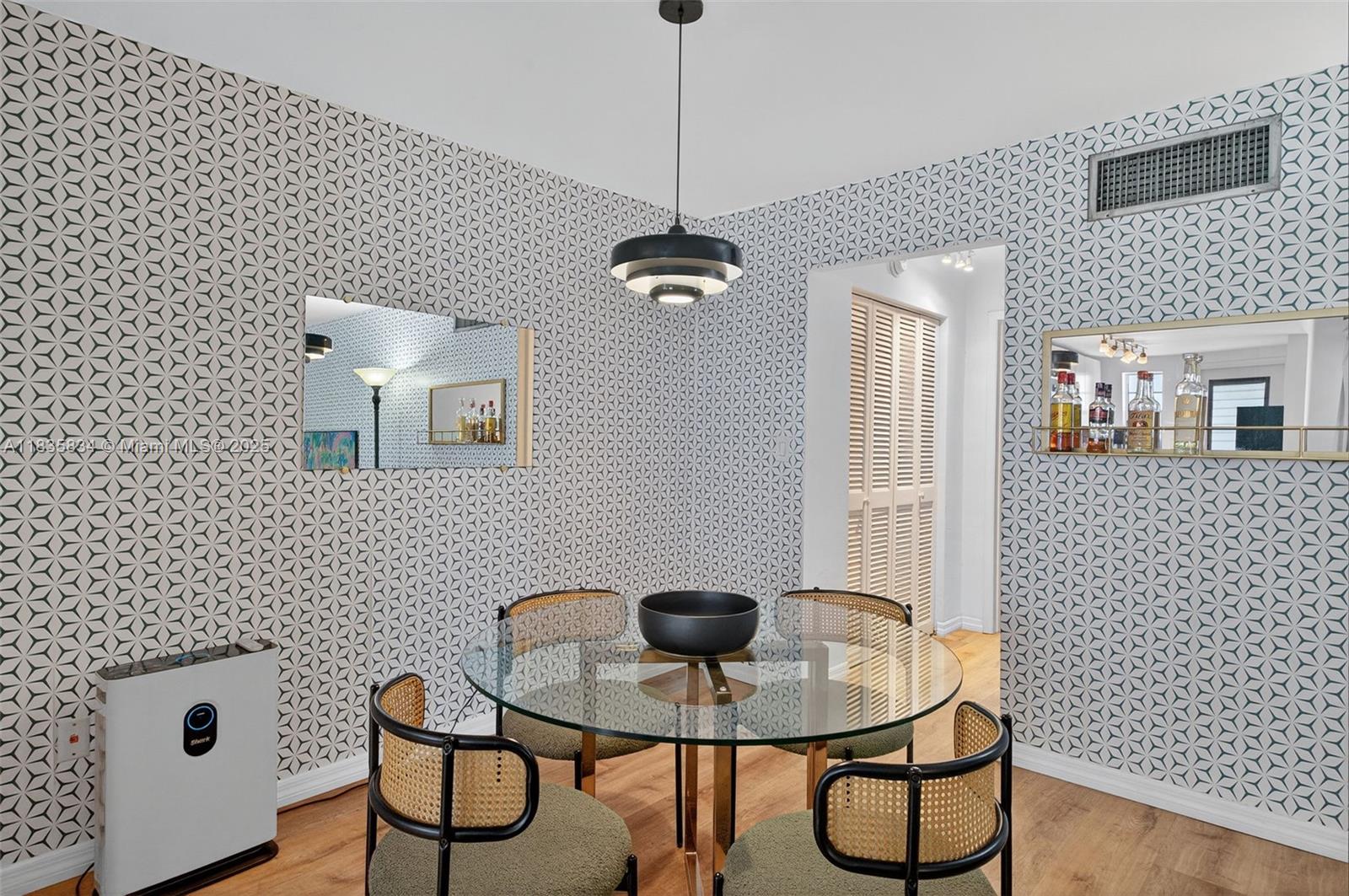 GOLDEN HOUSE CONDO - Residential