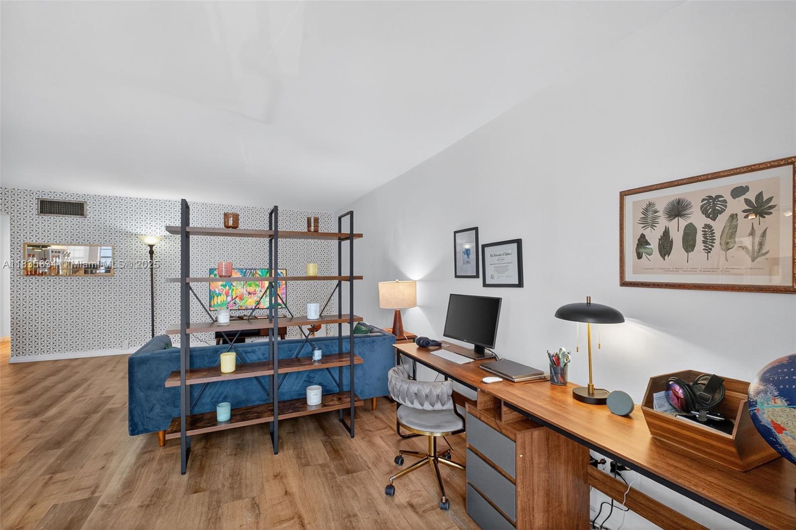 GOLDEN HOUSE CONDO - Residential