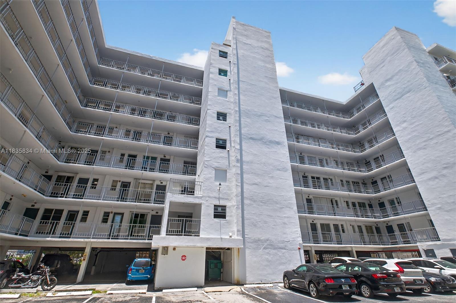 GOLDEN HOUSE CONDO - Residential