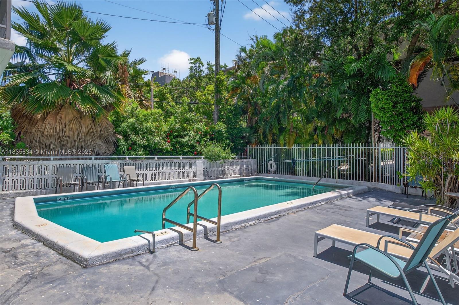 GOLDEN HOUSE CONDO - Residential