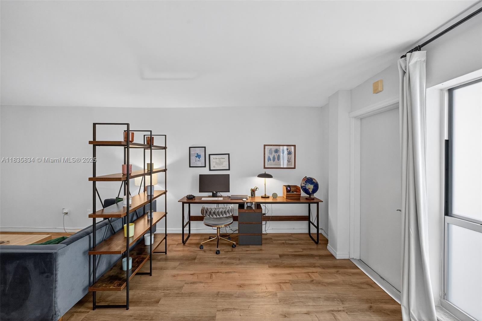 GOLDEN HOUSE CONDO - Residential