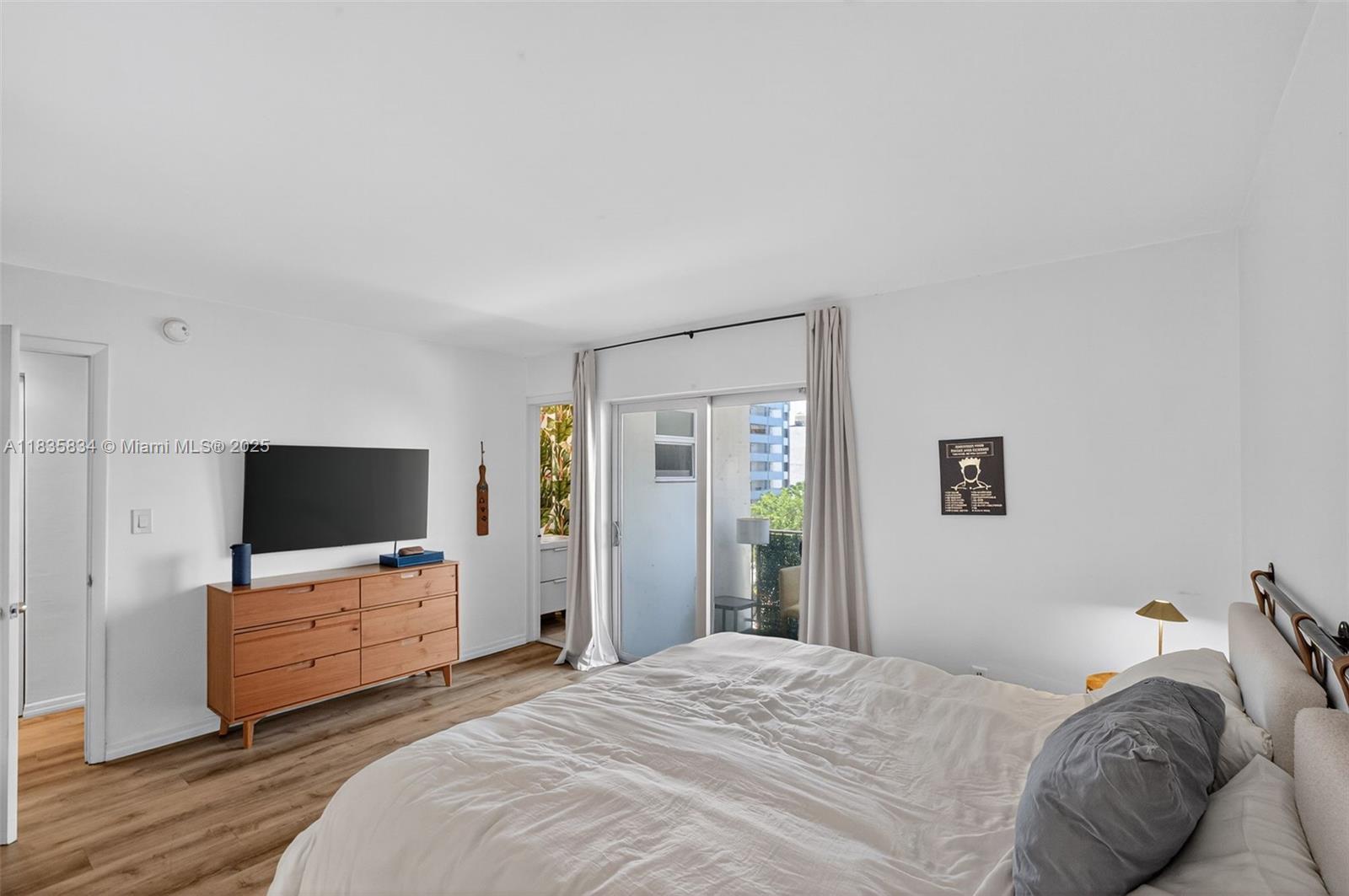 GOLDEN HOUSE CONDO - Residential