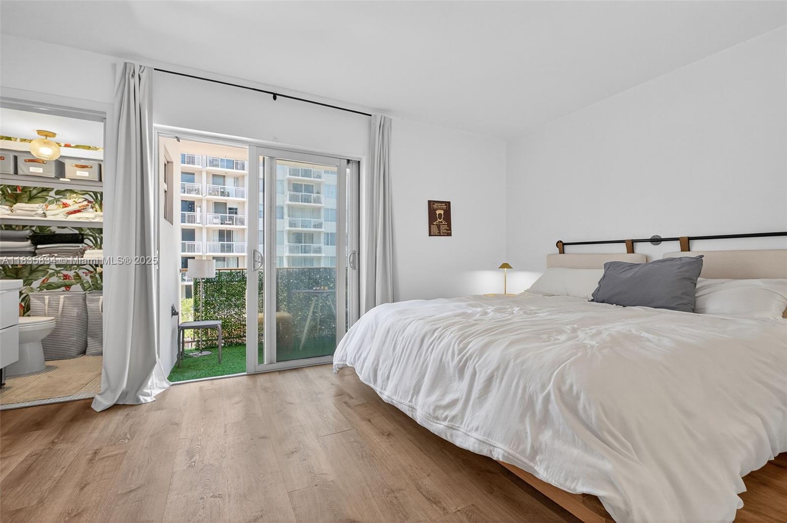 GOLDEN HOUSE CONDO - Residential