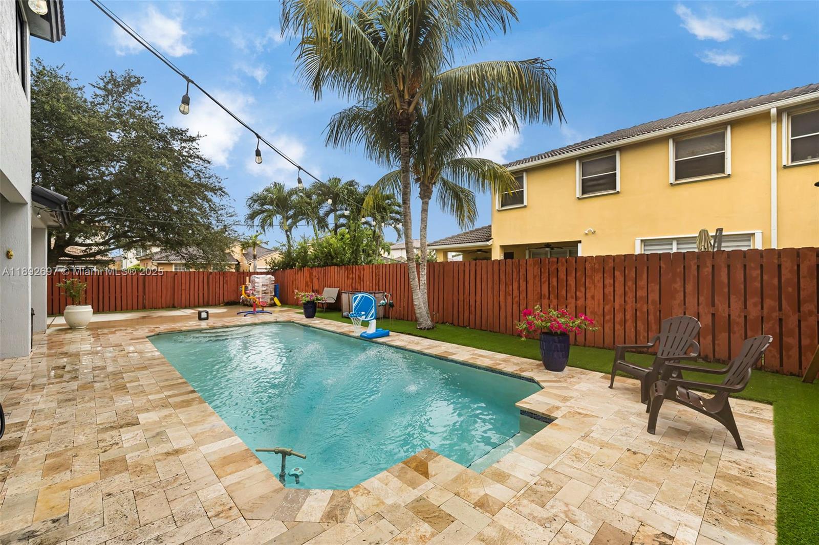 PARADISE REEF REPLAT - Residential