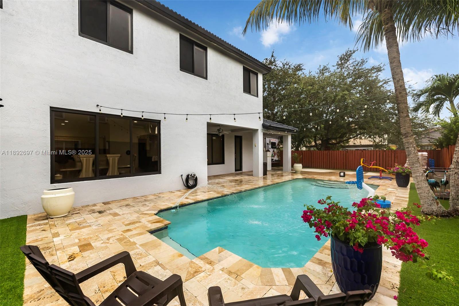 PARADISE REEF REPLAT - Residential