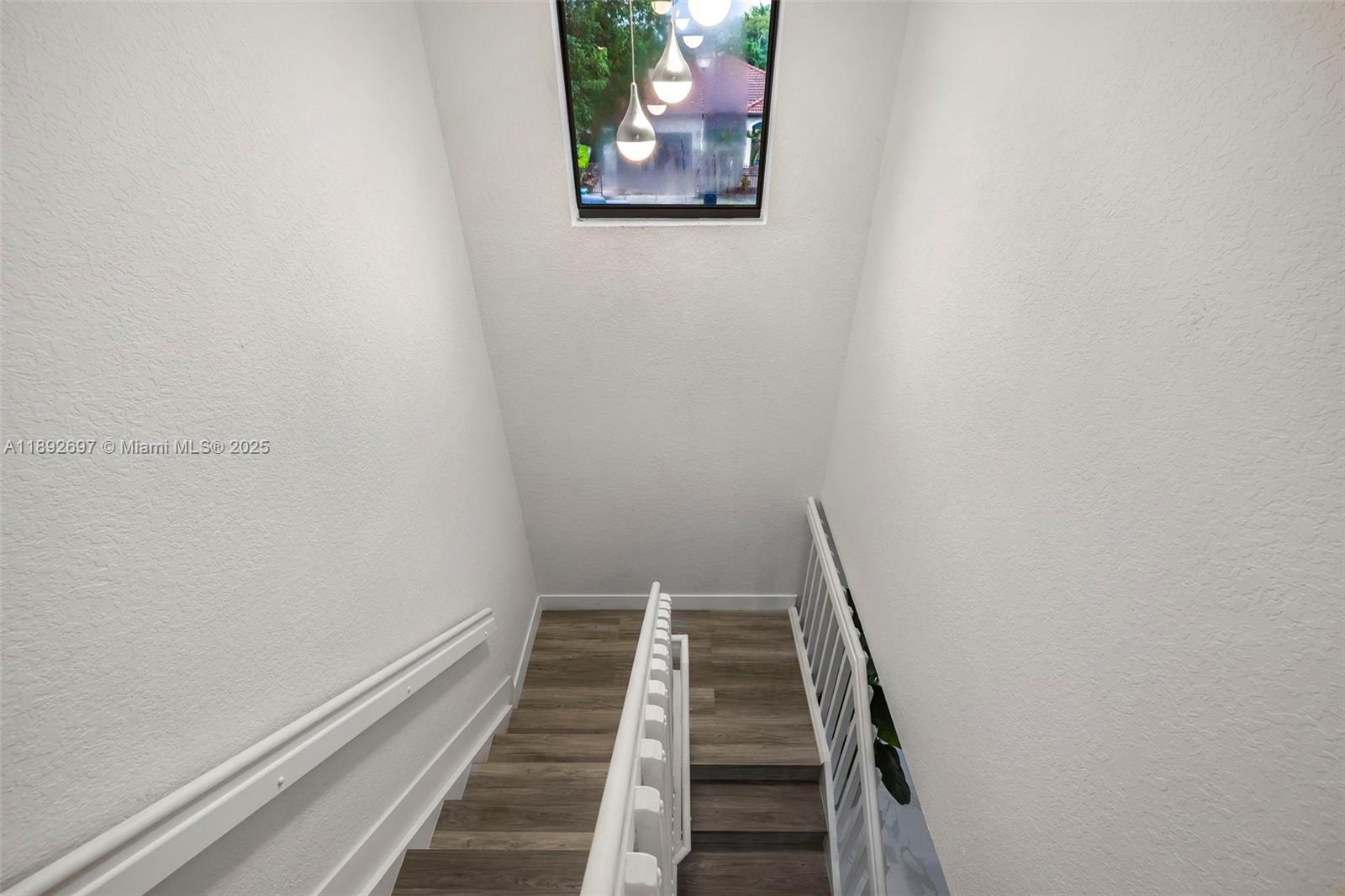 PARADISE REEF REPLAT - Residential