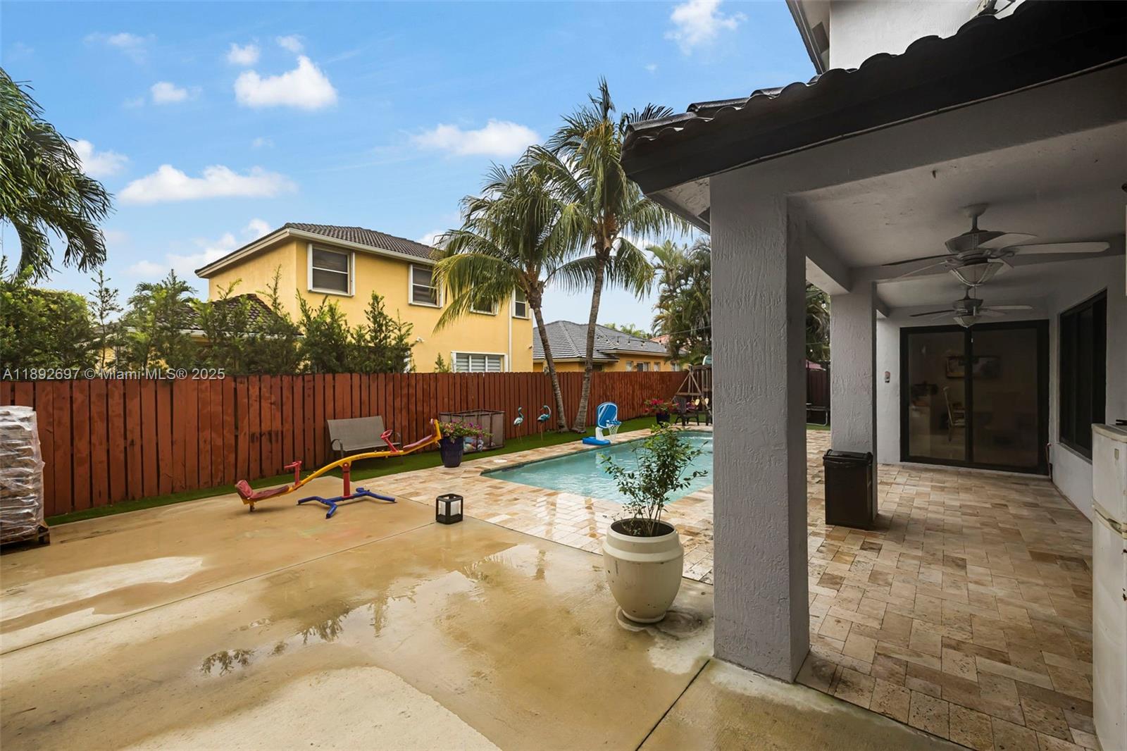 PARADISE REEF REPLAT - Residential