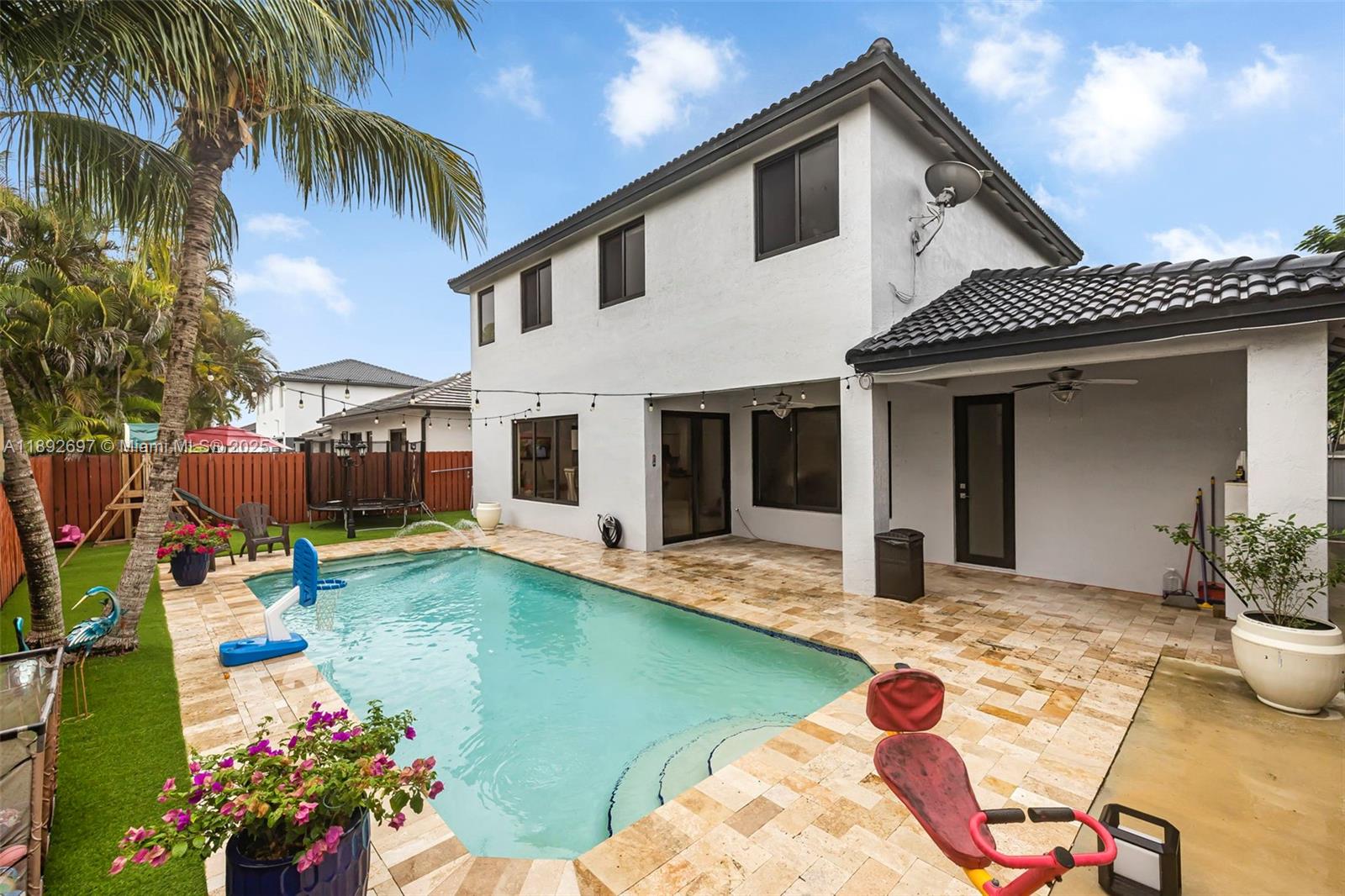 PARADISE REEF REPLAT - Residential