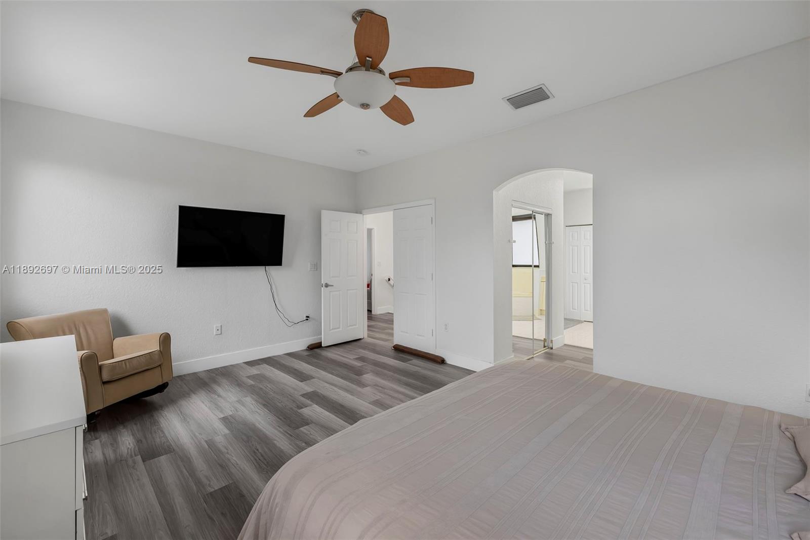 PARADISE REEF REPLAT - Residential