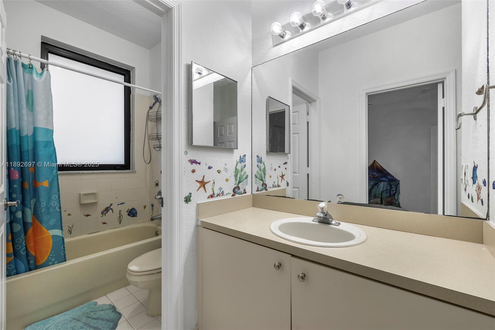 PARADISE REEF REPLAT - Residential