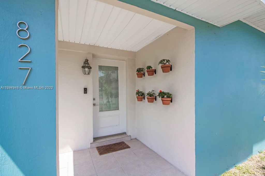 listing image 0