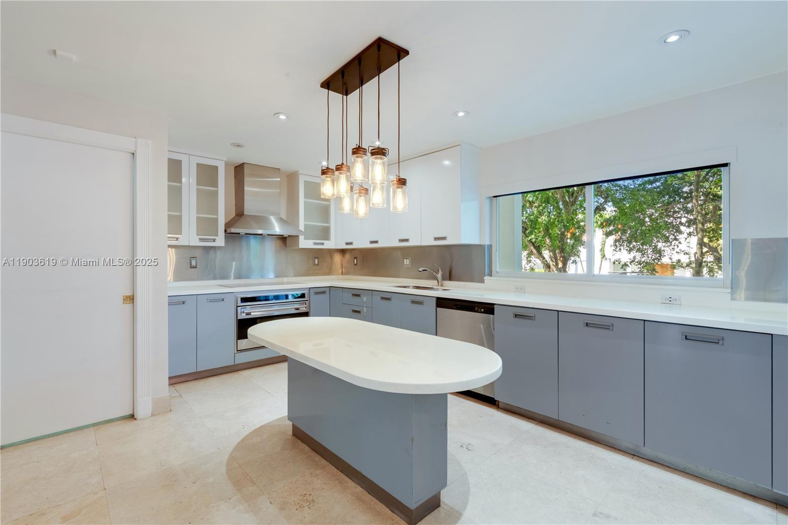 TROPICAL ISLE HOMES SUB 1 - Residential Lease