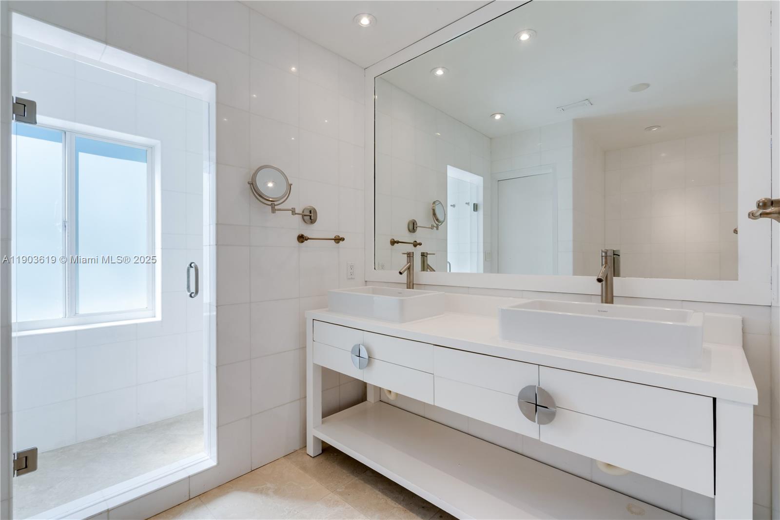 TROPICAL ISLE HOMES SUB 1 - Residential Lease