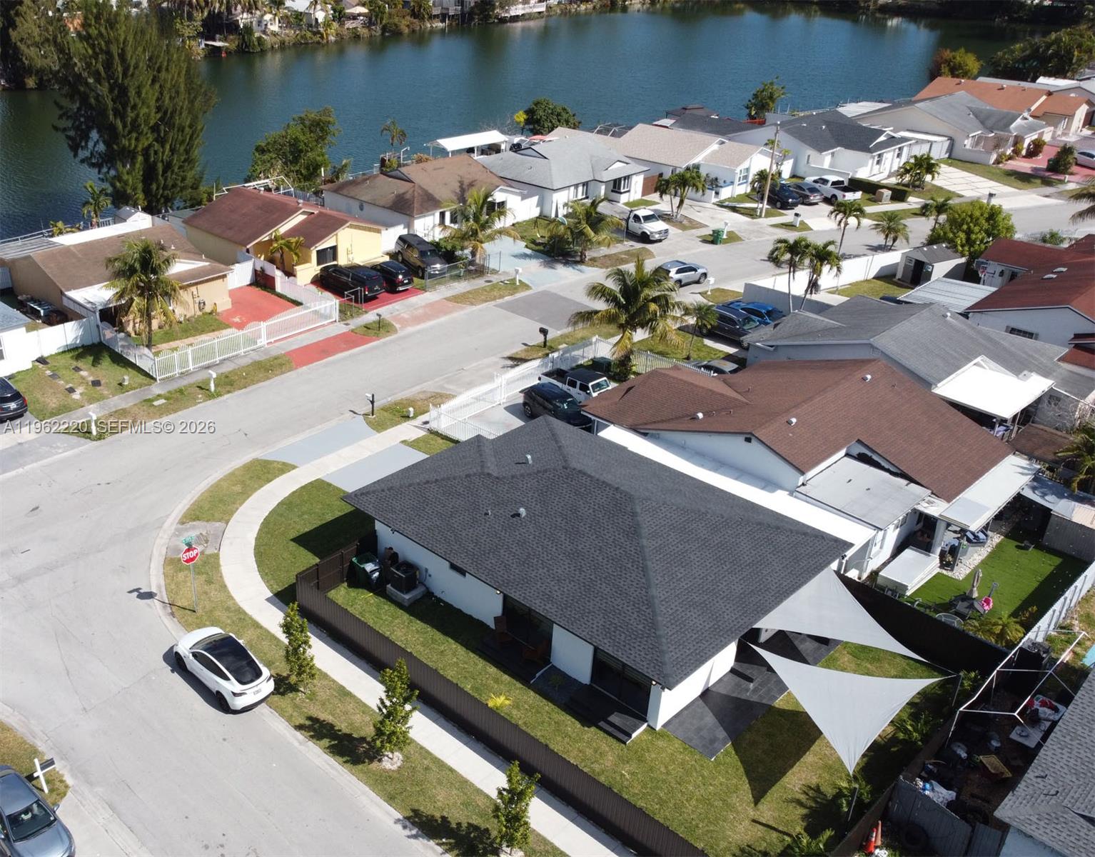 SOUTH MIAMI LAKES - Residential