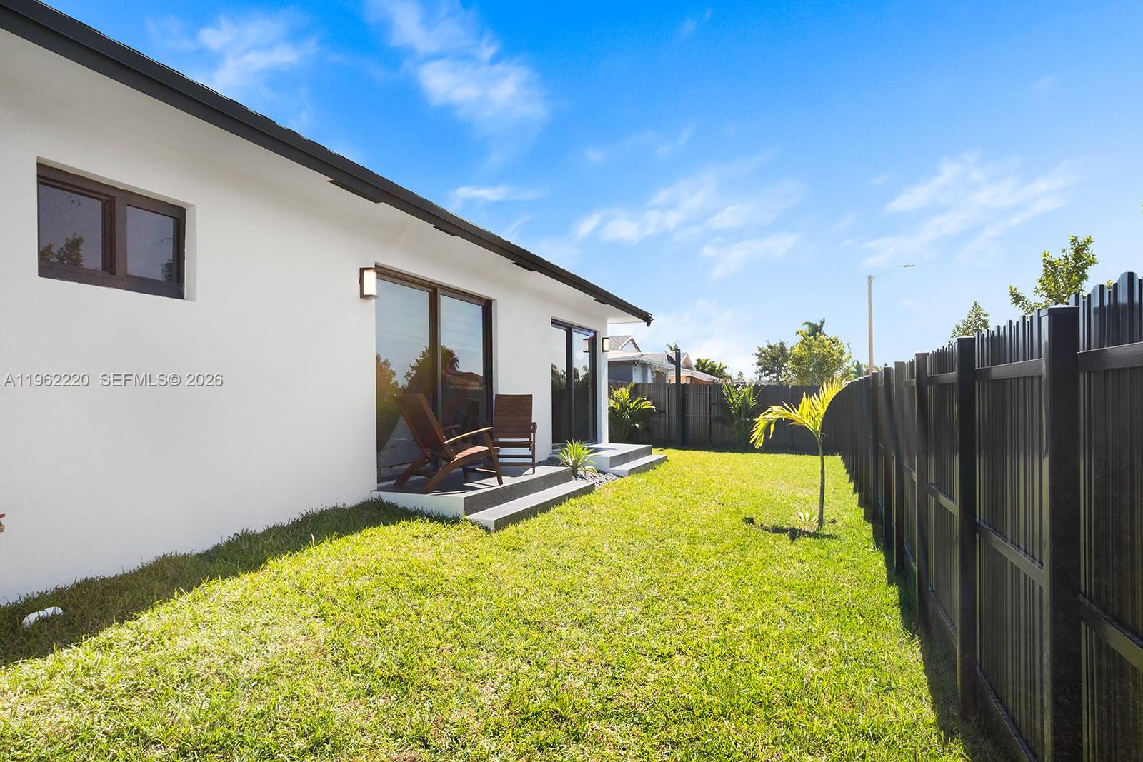 SOUTH MIAMI LAKES - Residential