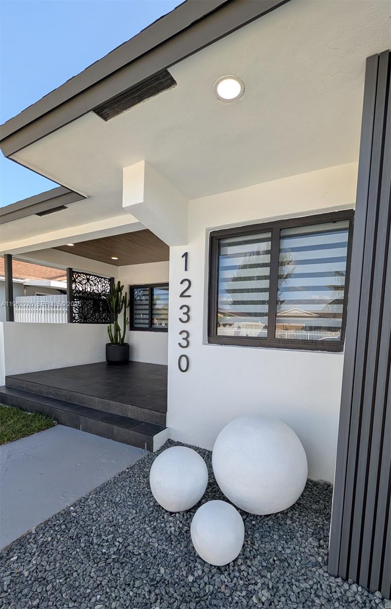 SOUTH MIAMI LAKES - Residential