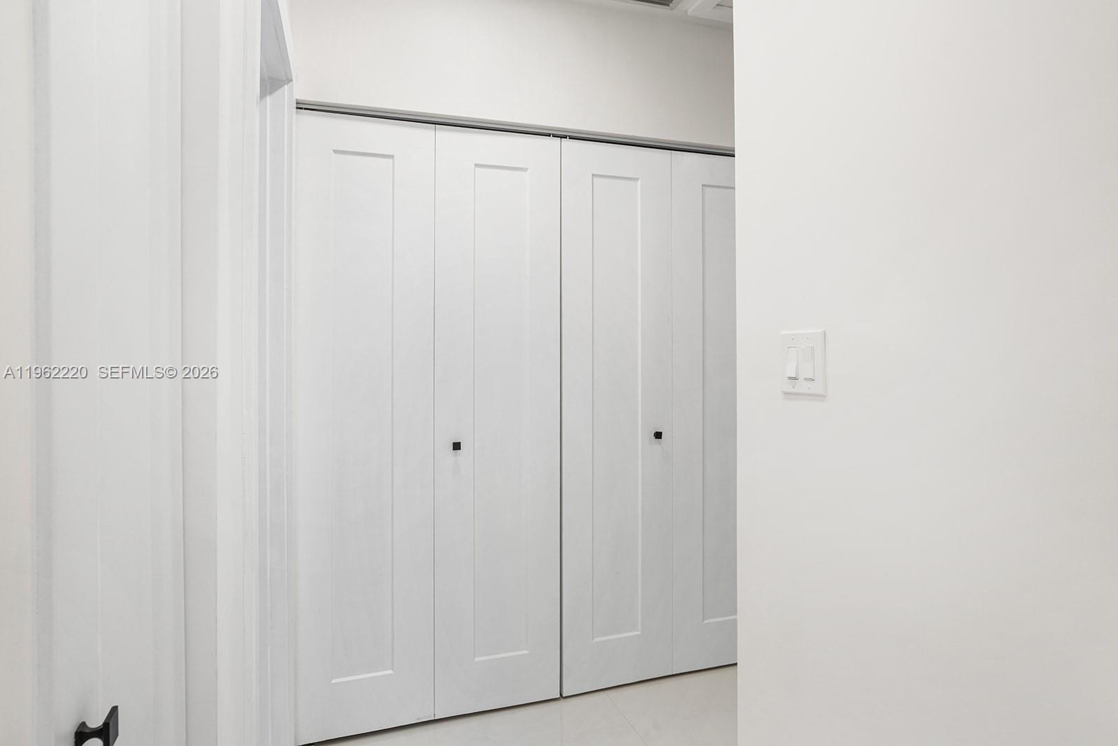 SOUTH MIAMI LAKES - Residential