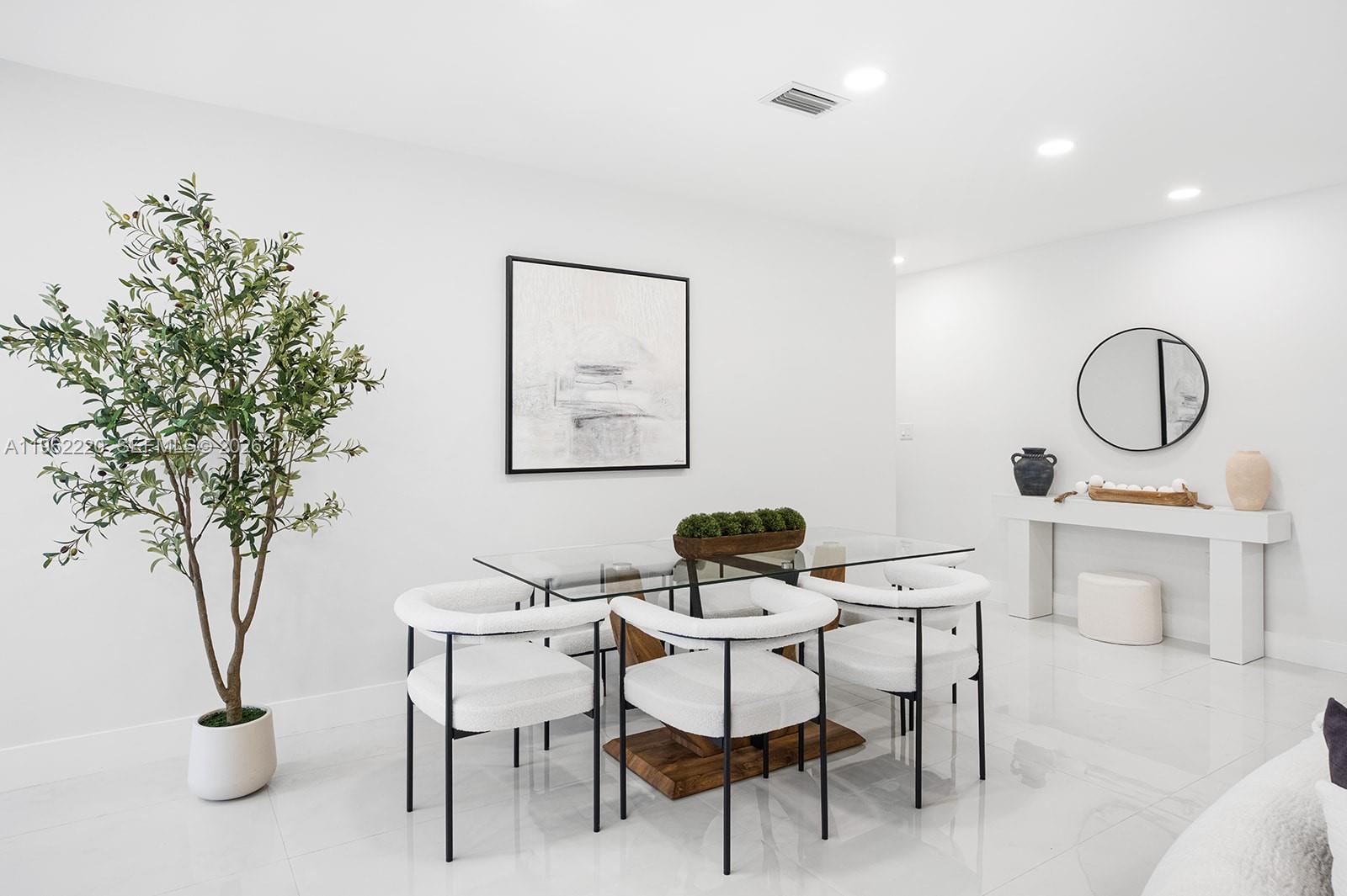 SOUTH MIAMI LAKES - Residential