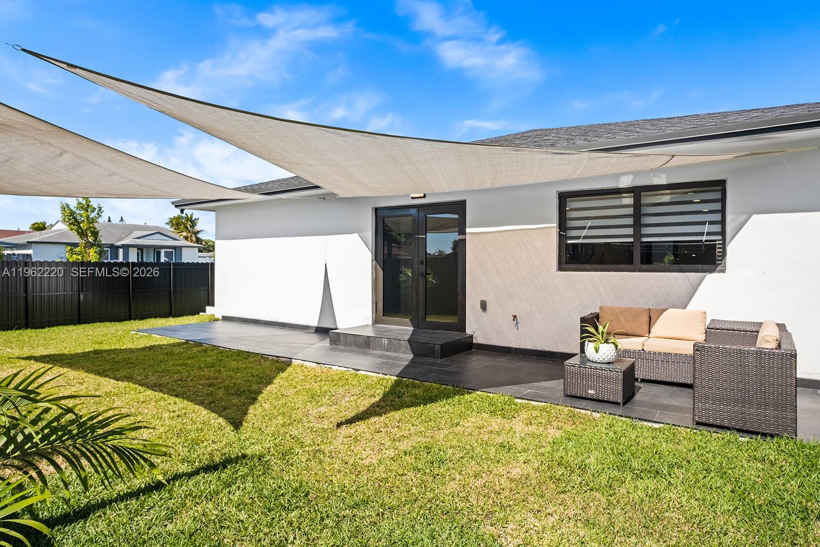 SOUTH MIAMI LAKES - Residential