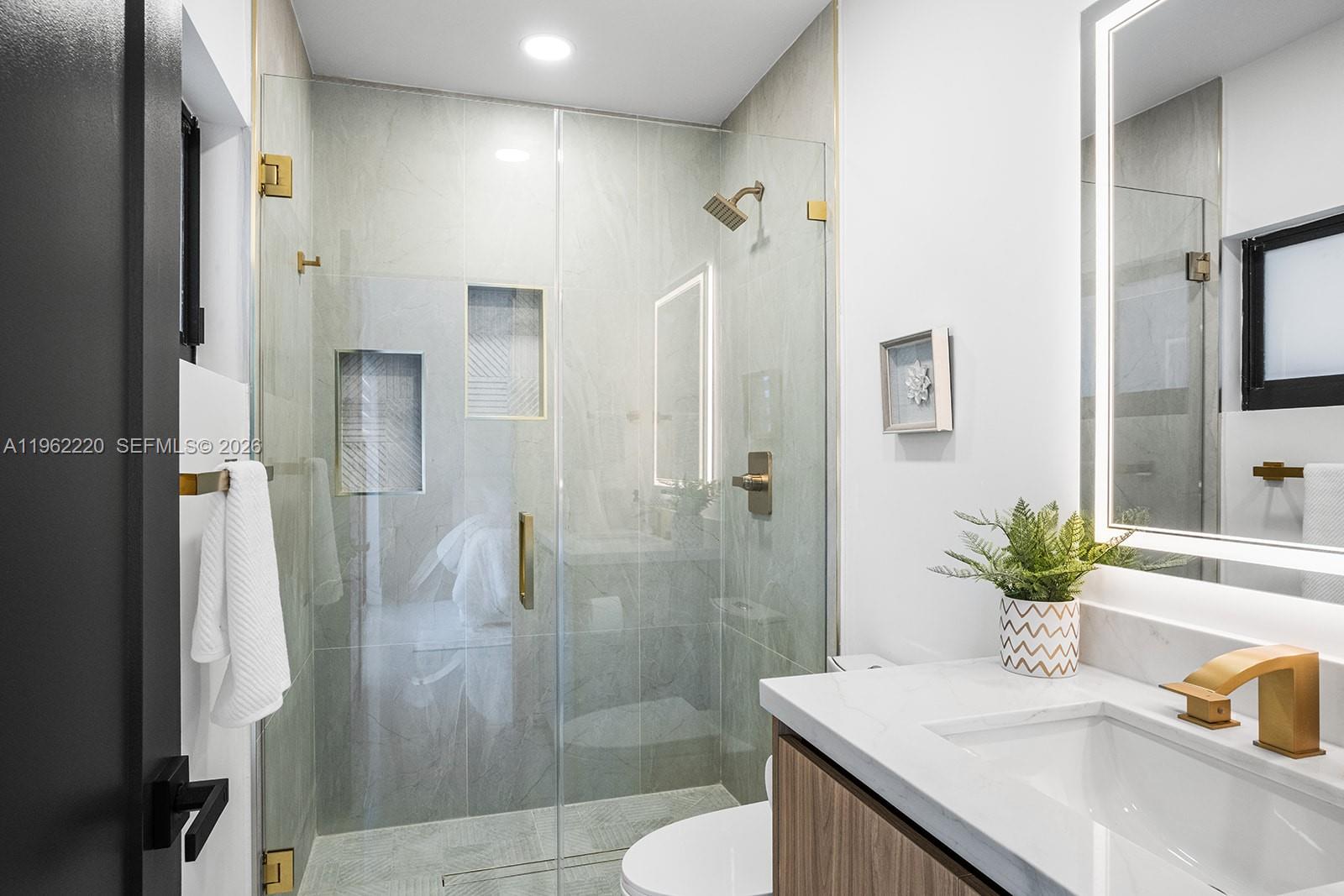 SOUTH MIAMI LAKES - Residential