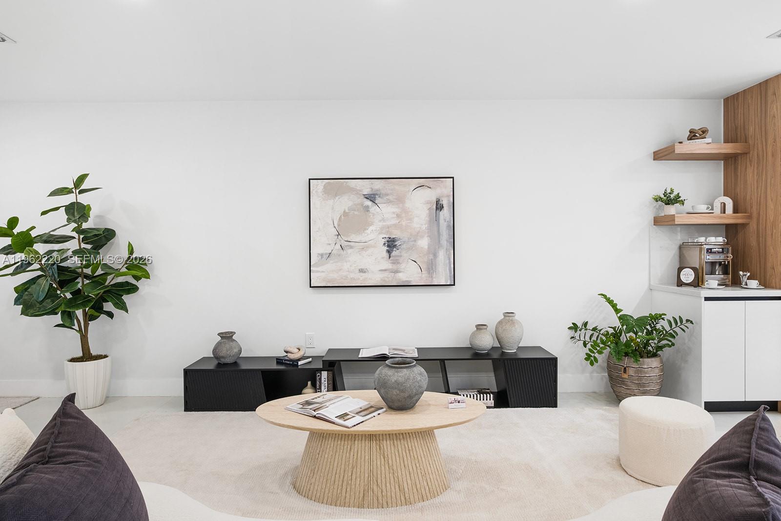 SOUTH MIAMI LAKES - Residential