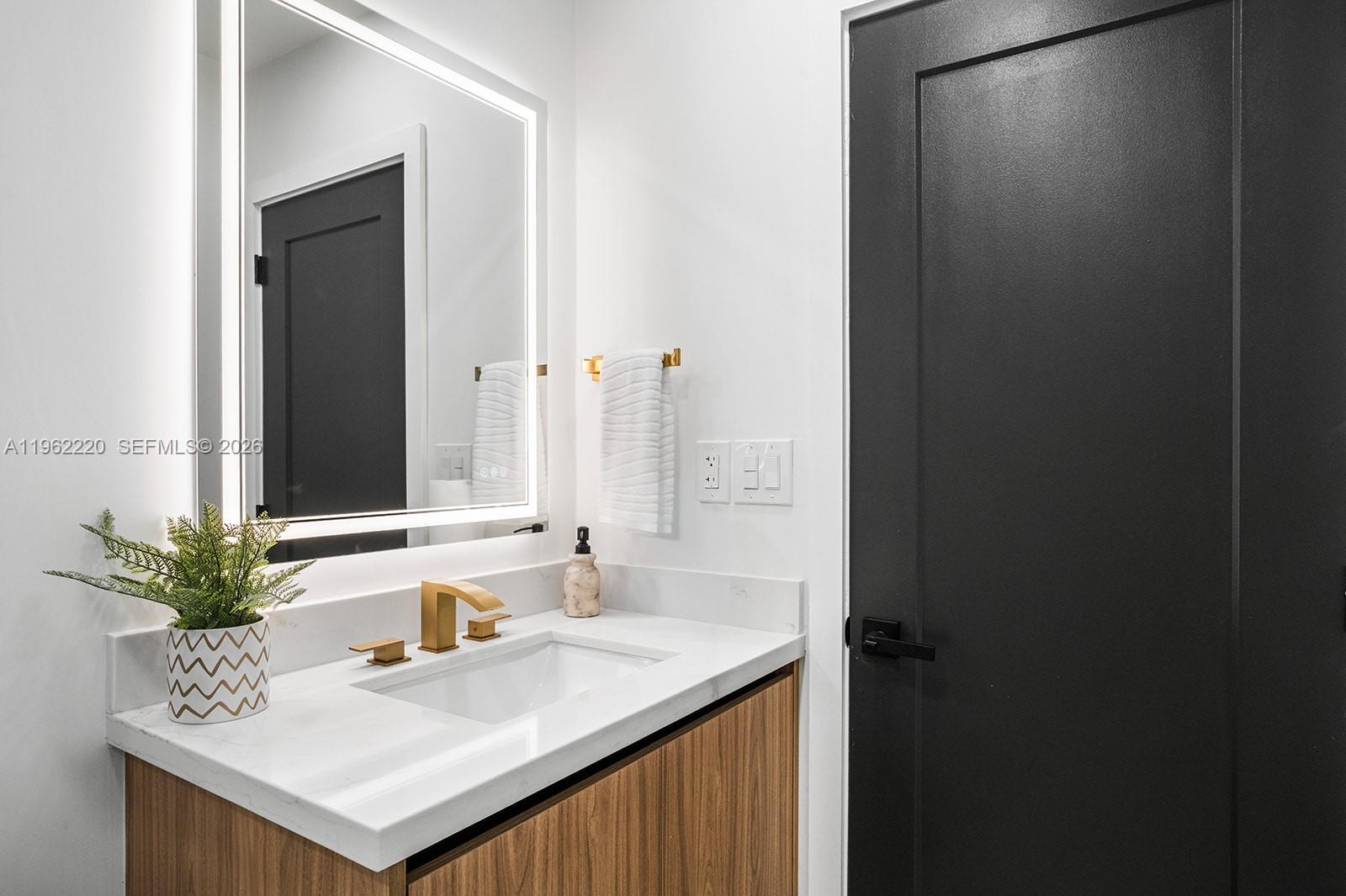 SOUTH MIAMI LAKES - Residential