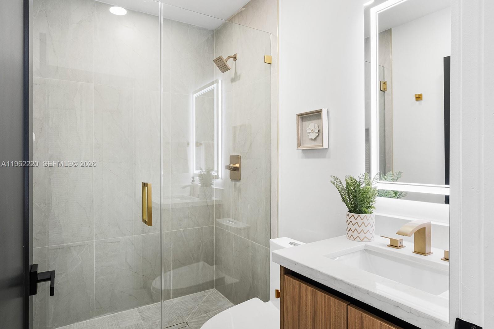 SOUTH MIAMI LAKES - Residential