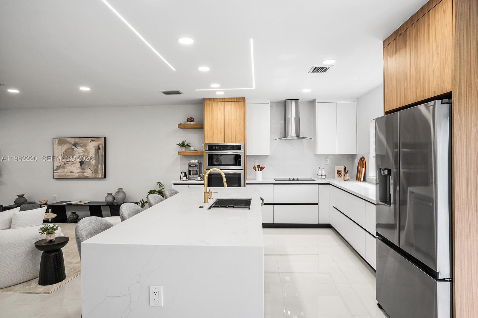 SOUTH MIAMI LAKES - Residential