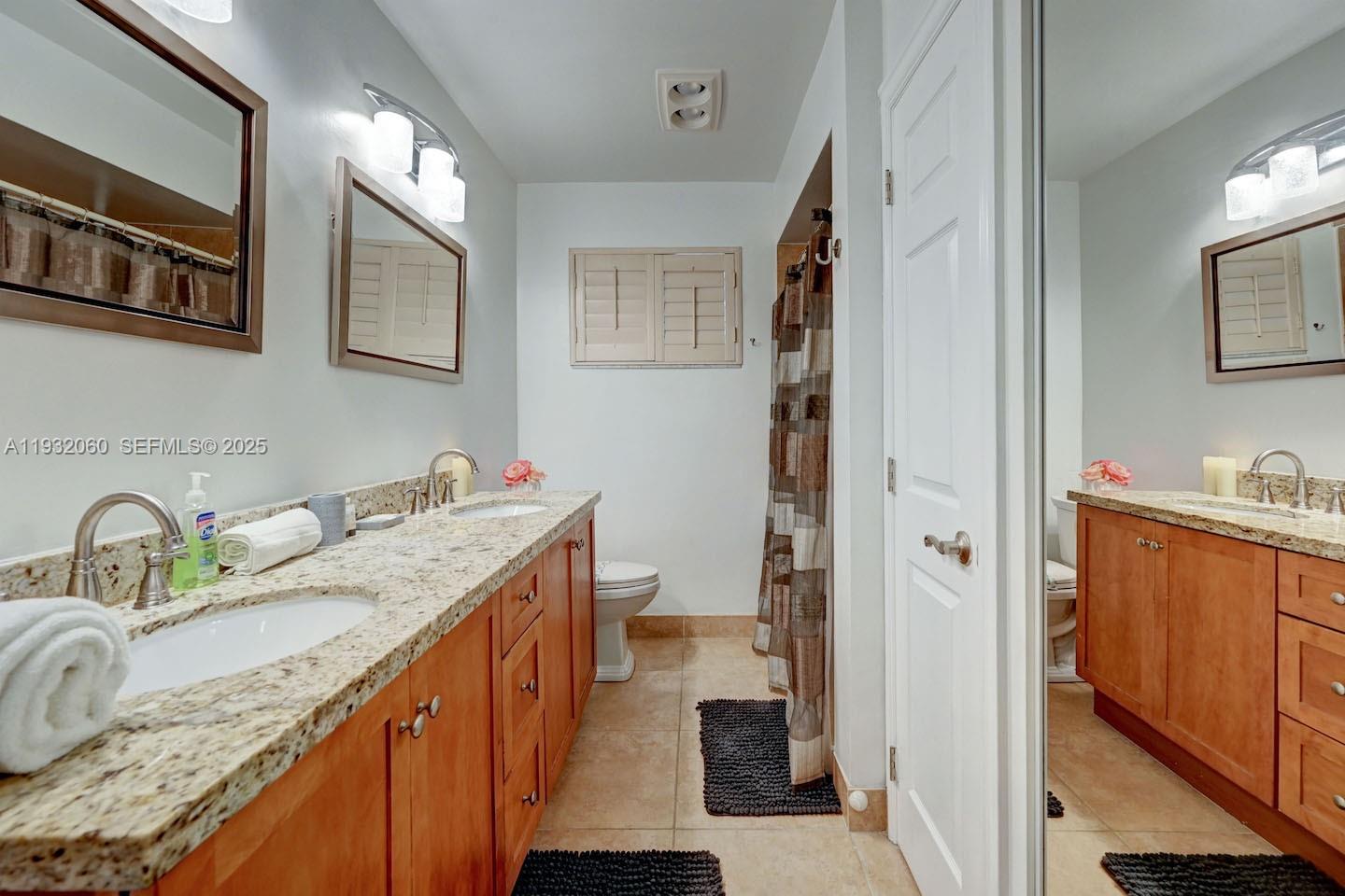 HOLLYWOOD LAKES SECTION - Residential