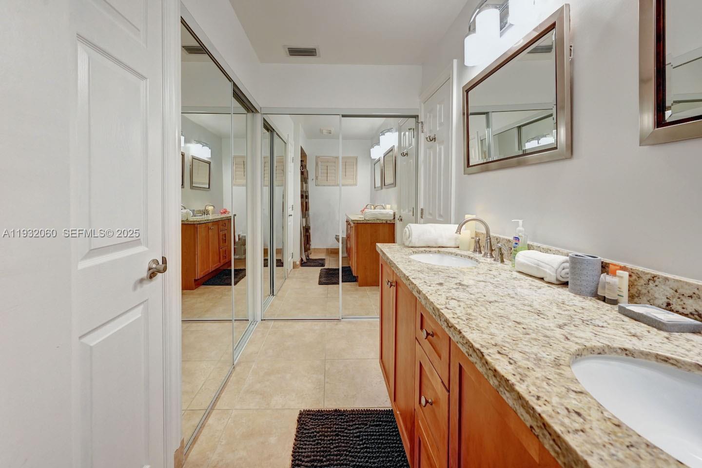 HOLLYWOOD LAKES SECTION - Residential