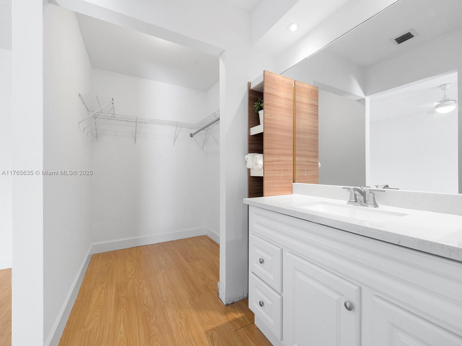 FAIRVIEW HOMES - Residential
