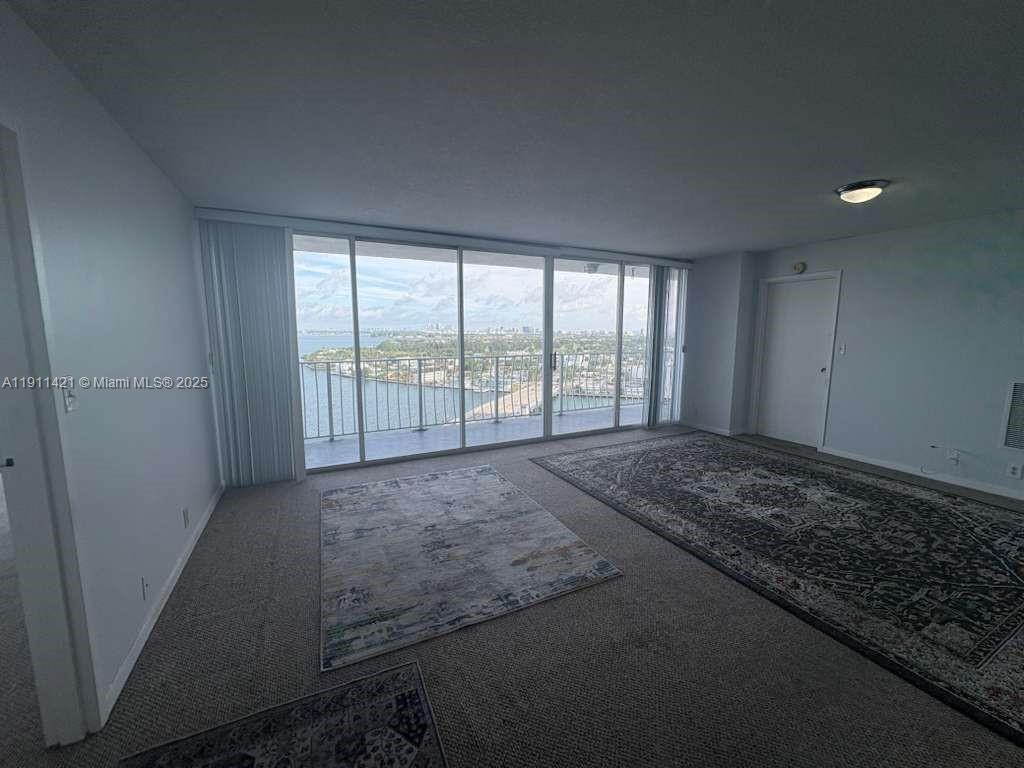 THE GRANDVIEW PALACE COND - Residential Lease