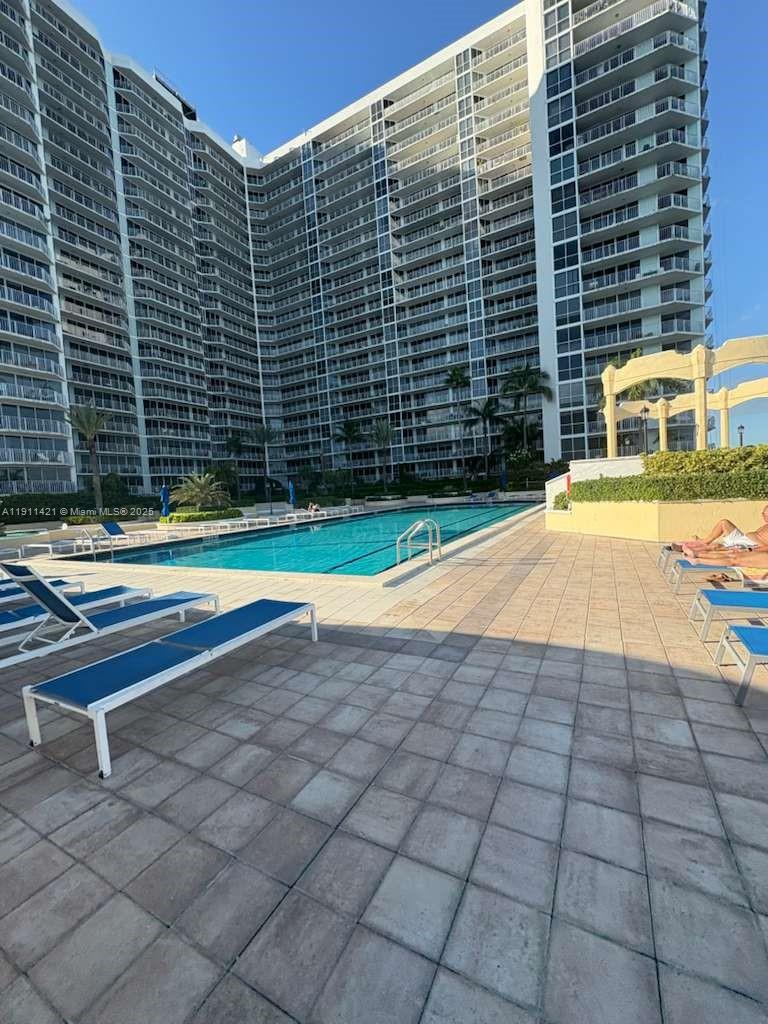 THE GRANDVIEW PALACE COND - Residential Lease