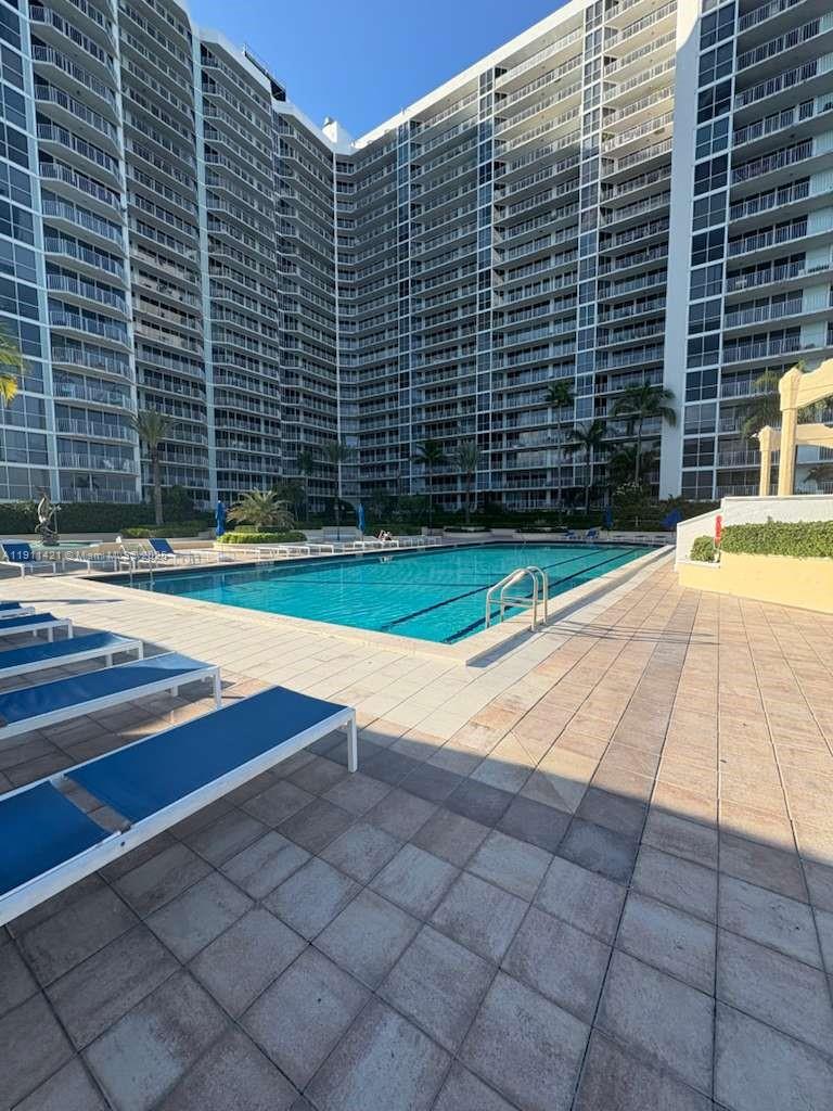 THE GRANDVIEW PALACE COND - Residential Lease