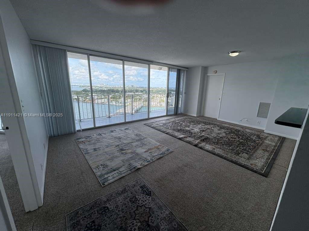 THE GRANDVIEW PALACE COND - Residential Lease