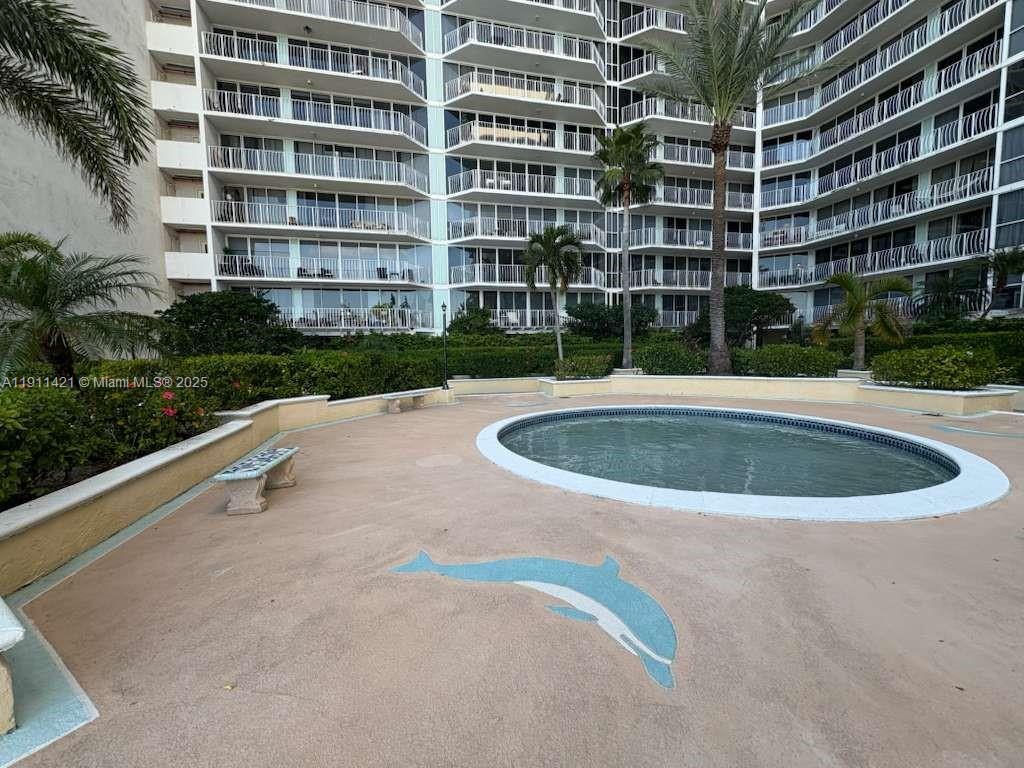 THE GRANDVIEW PALACE COND - Residential Lease