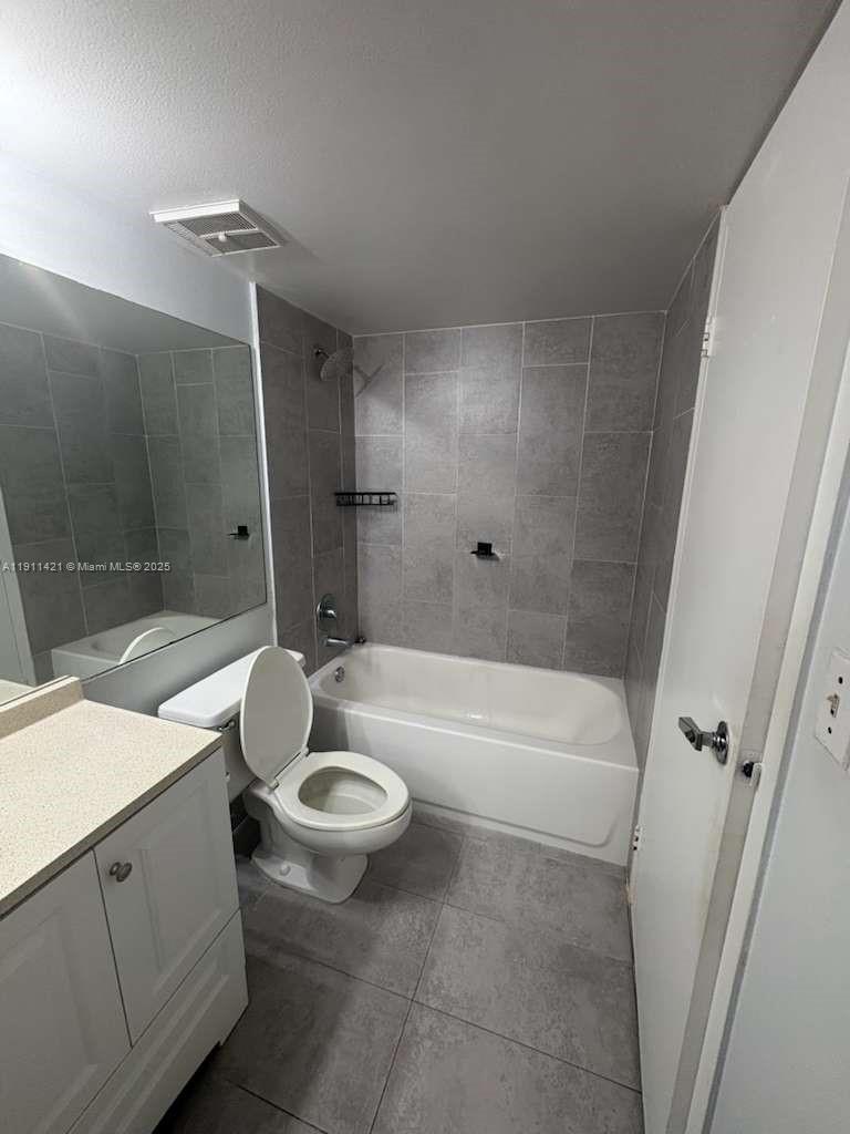 THE GRANDVIEW PALACE COND - Residential Lease