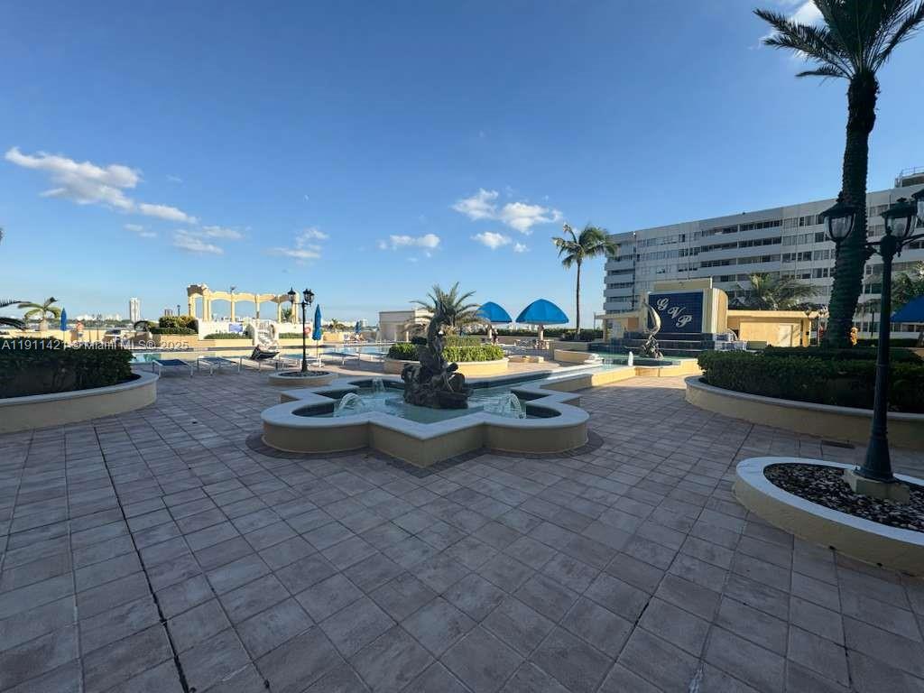 THE GRANDVIEW PALACE COND - Residential Lease