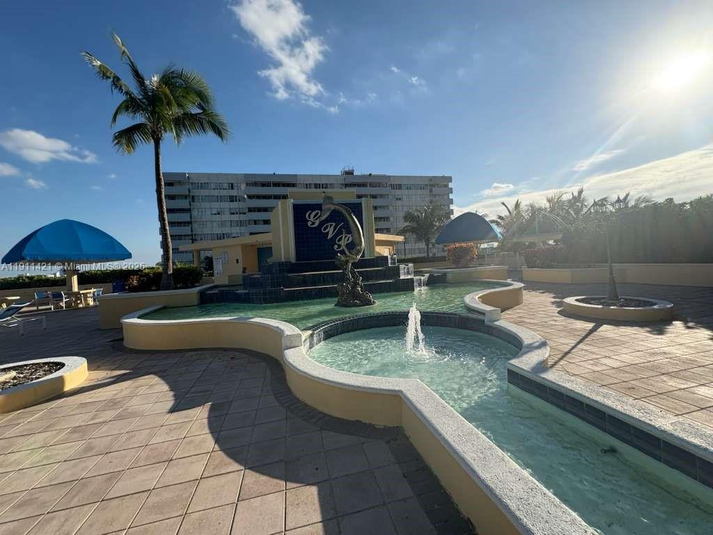 THE GRANDVIEW PALACE COND - Residential Lease