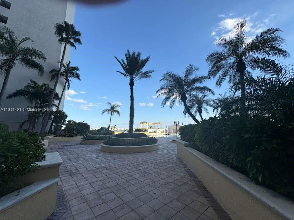 THE GRANDVIEW PALACE COND - Residential Lease