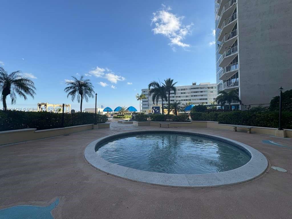 THE GRANDVIEW PALACE COND - Residential Lease