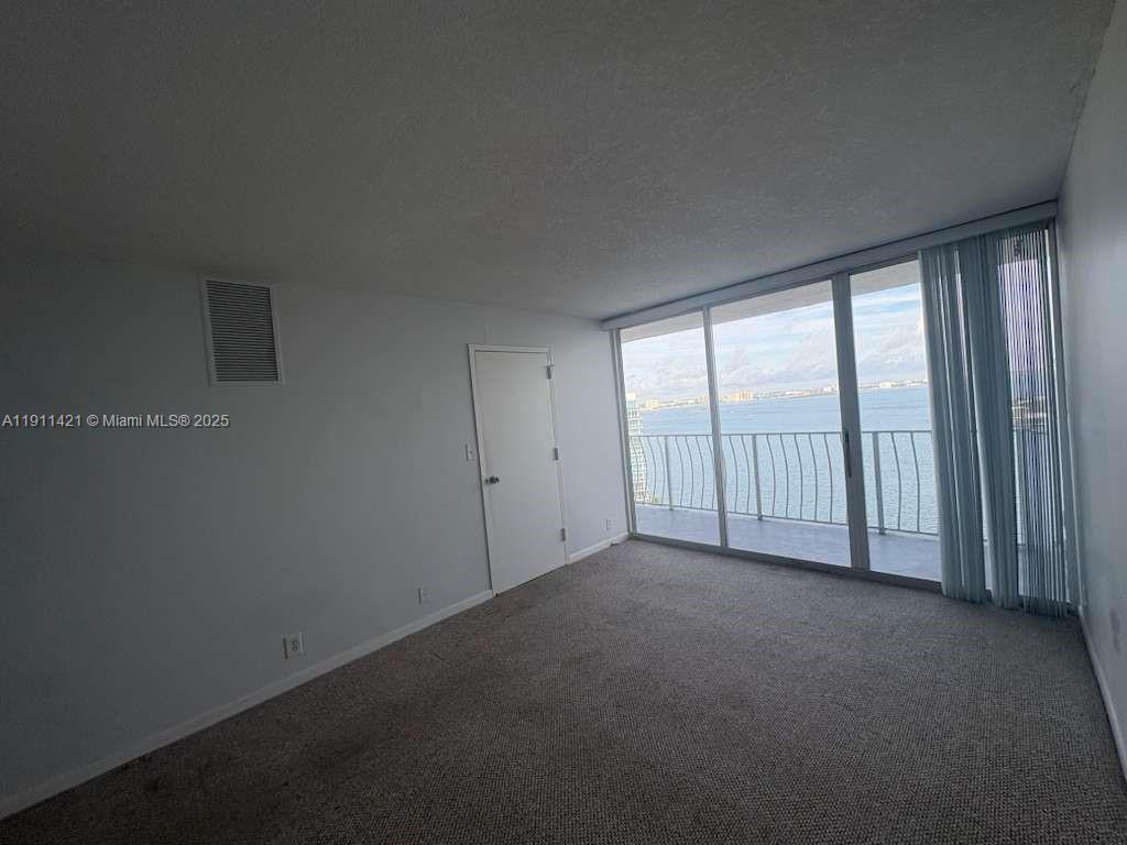 THE GRANDVIEW PALACE COND - Residential Lease