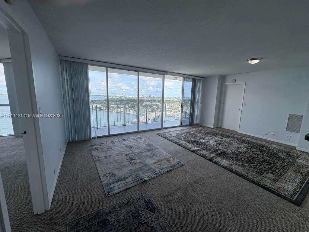 THE GRANDVIEW PALACE COND - Residential Lease