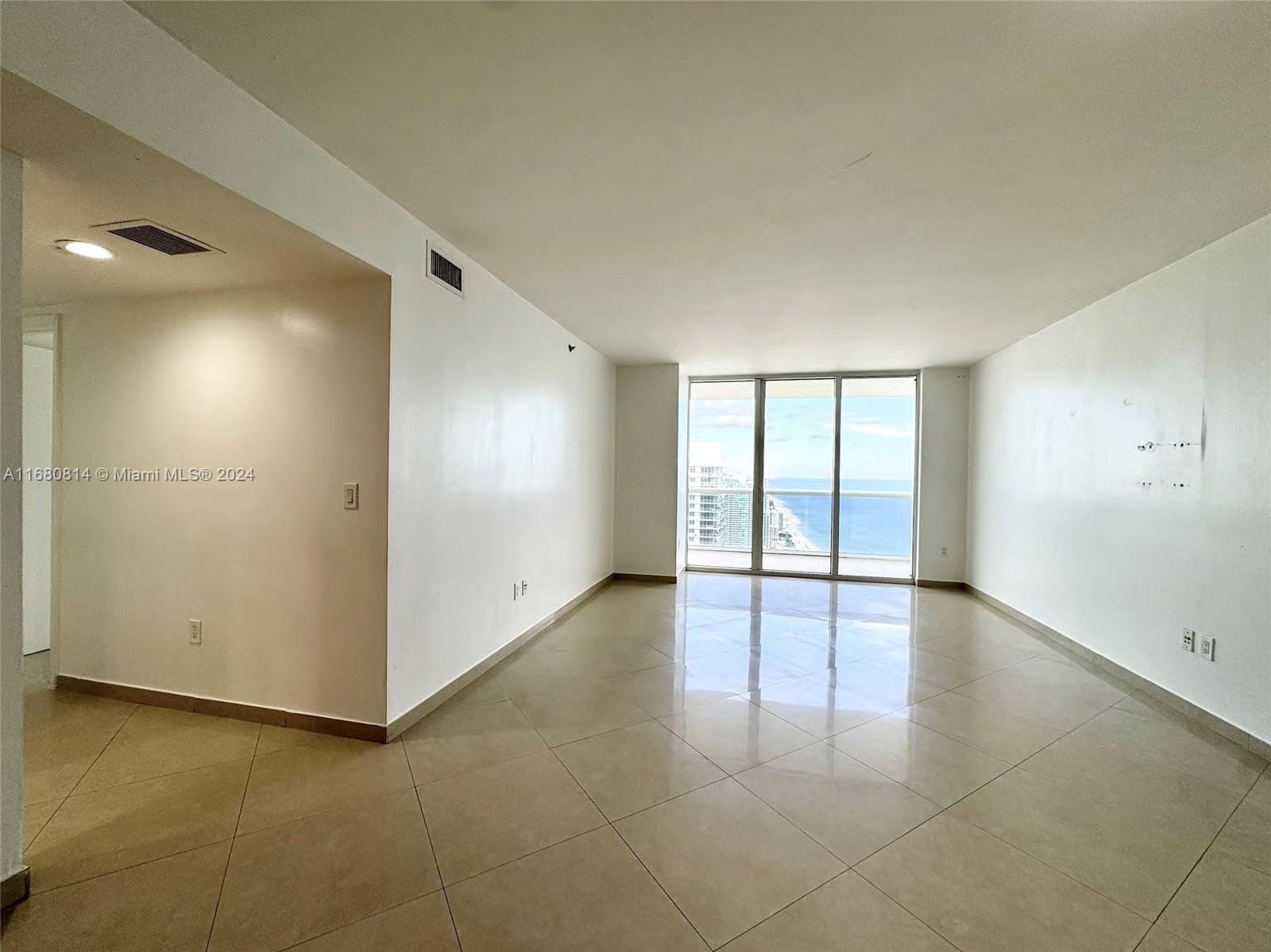 1830 S Ocean Dr 4711, Hallandale Beach, Broward County, Florida - 3 Bedrooms  
2 Bathrooms - 