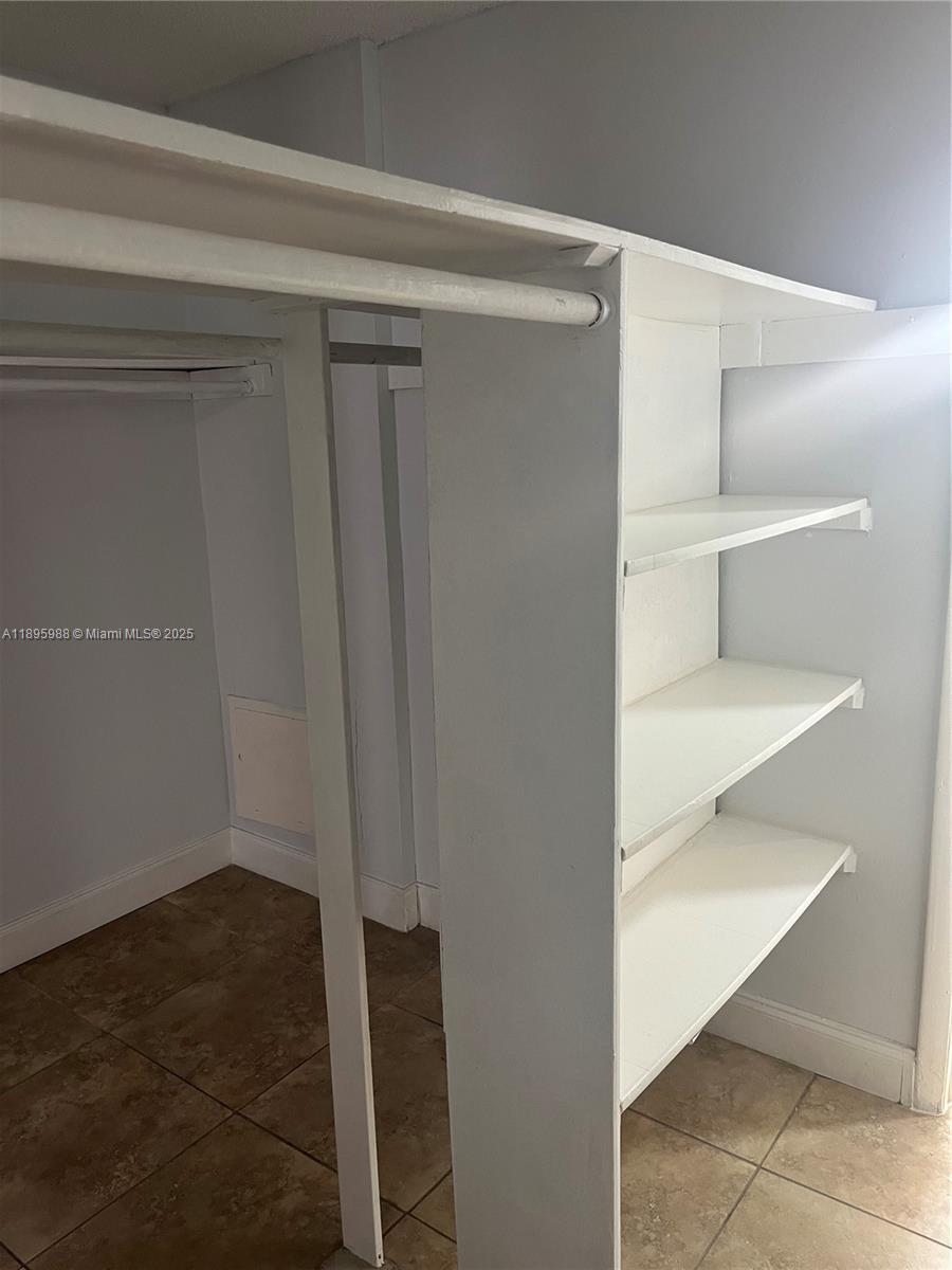 BROOKFIELD SQUARE CONDO - Residential Lease