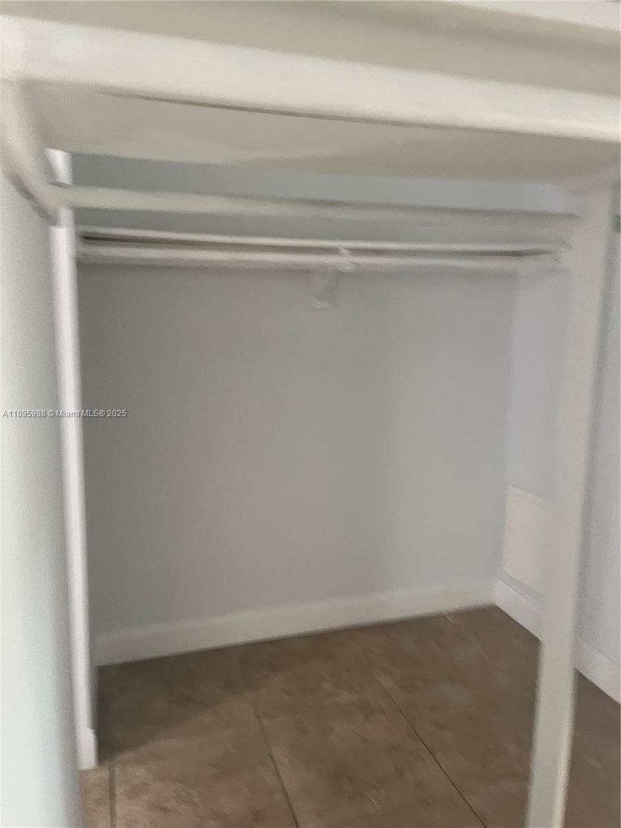 BROOKFIELD SQUARE CONDO - Residential Lease