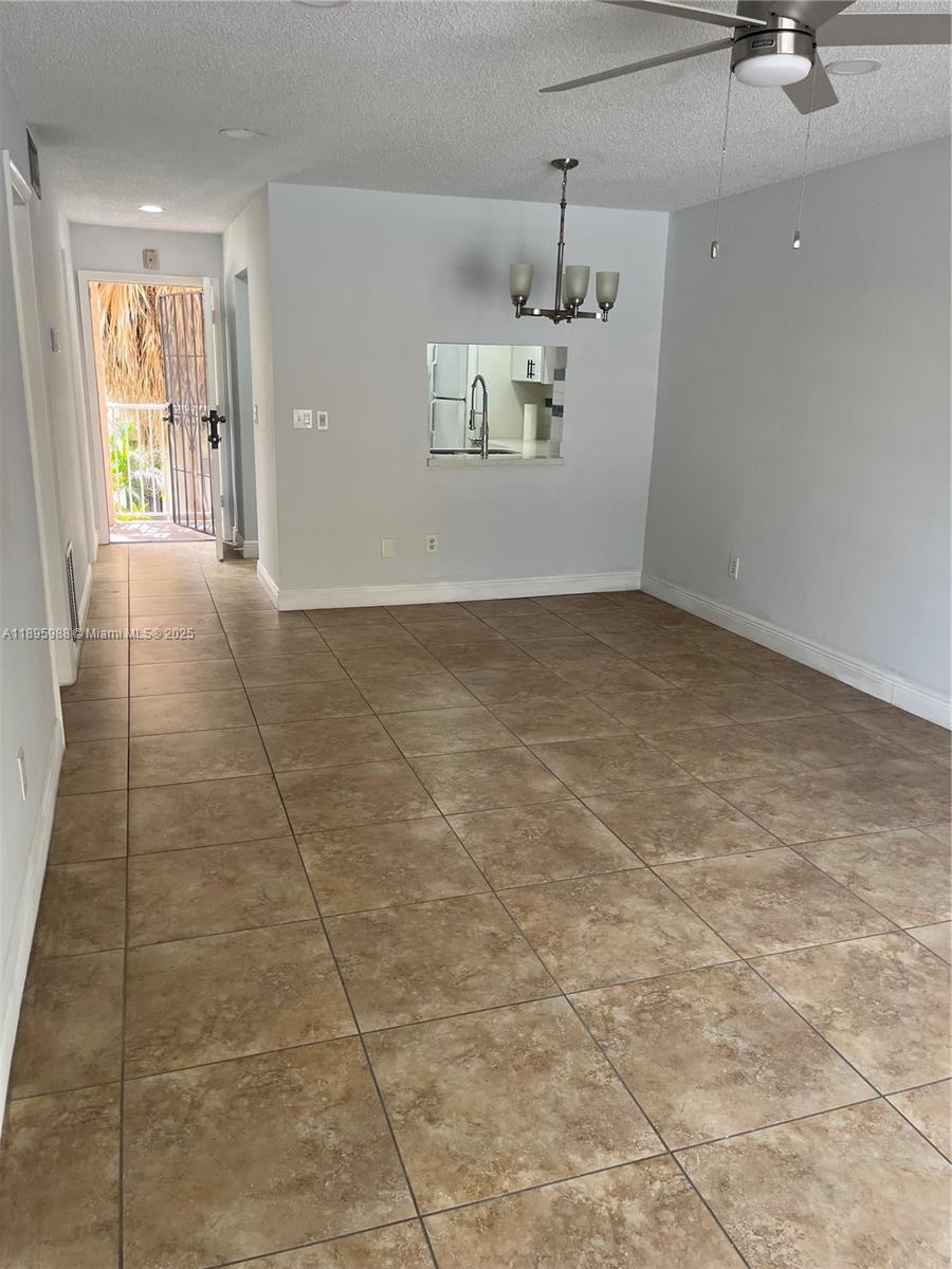 BROOKFIELD SQUARE CONDO - Residential Lease