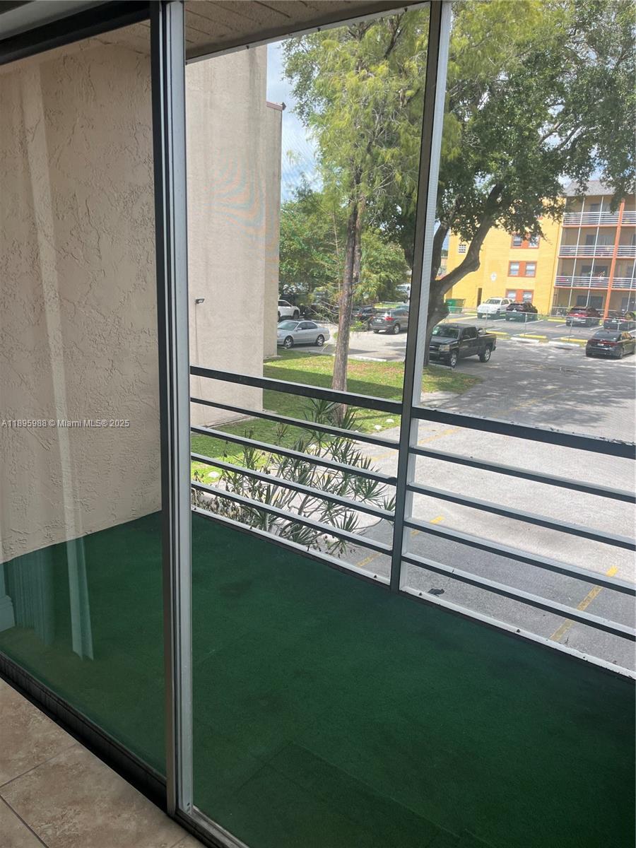 BROOKFIELD SQUARE CONDO - Residential Lease